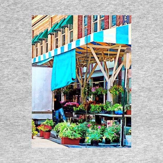 Roanoke VA - Unloading Flower Truck by SusanSavad